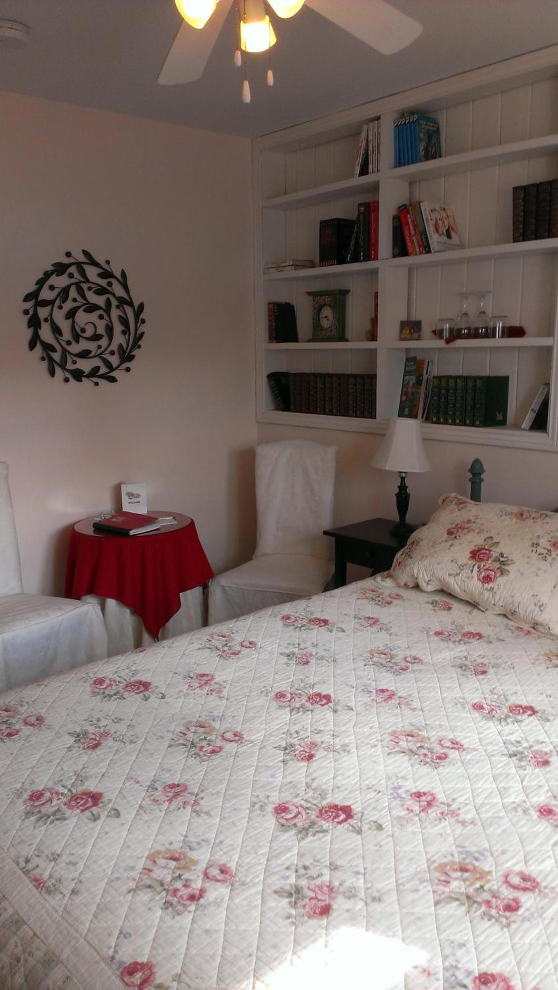 A Li'L Bit Of Eden Bed & Breakfast Niagara-on-the-Lake Oda fotoğraf